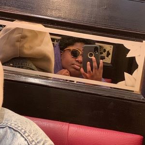 Meet your Posher, Monalisa